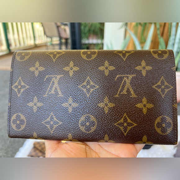 Louis Vuitton Brown Monogram Wallet - Picture 2 of 13